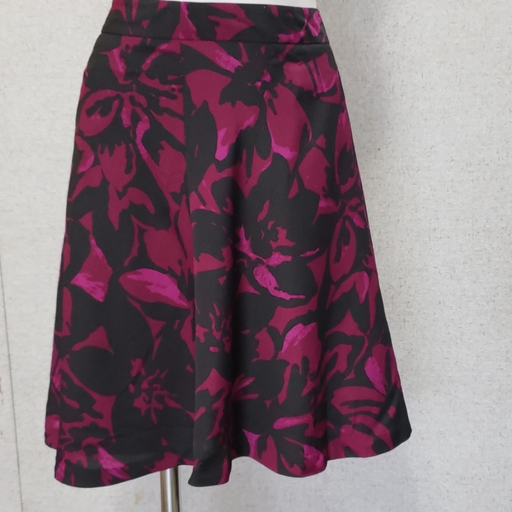 The Limited Midi Skirt